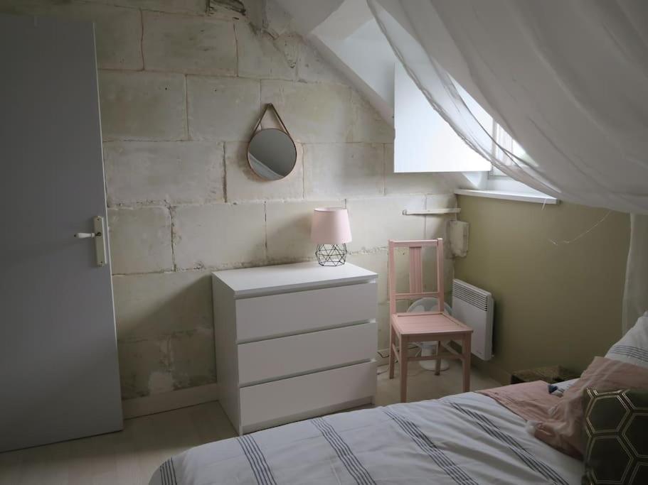 Appartement Des Hirondelles , Au Pied Du Chateau Chinon Bagian luar foto