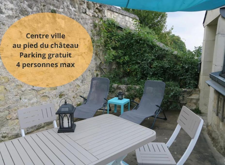 Appartement Des Hirondelles , Au Pied Du Chateau Chinon Bagian luar foto