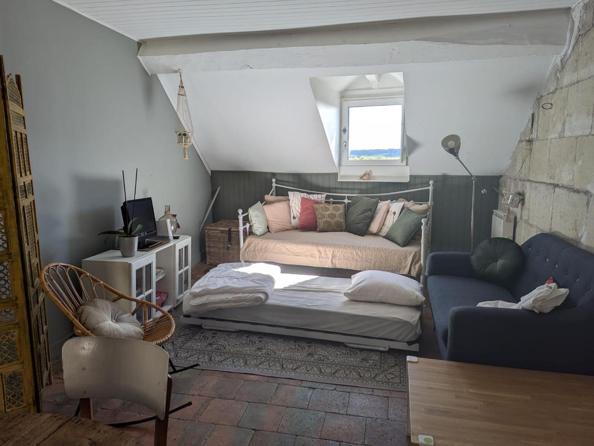 Appartement Des Hirondelles , Au Pied Du Chateau Chinon Bagian luar foto